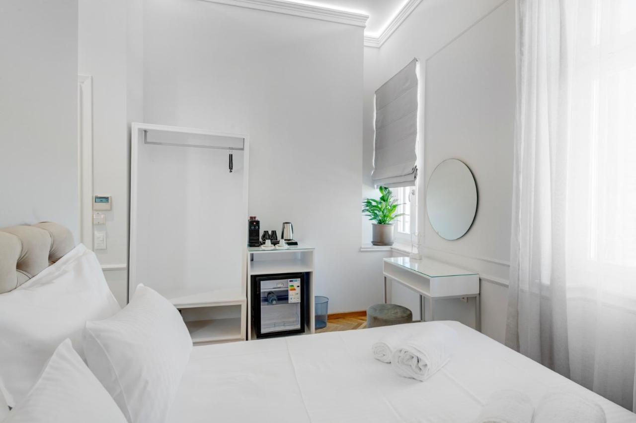 Amare Boutique Suites Ermoupoli Exterior photo